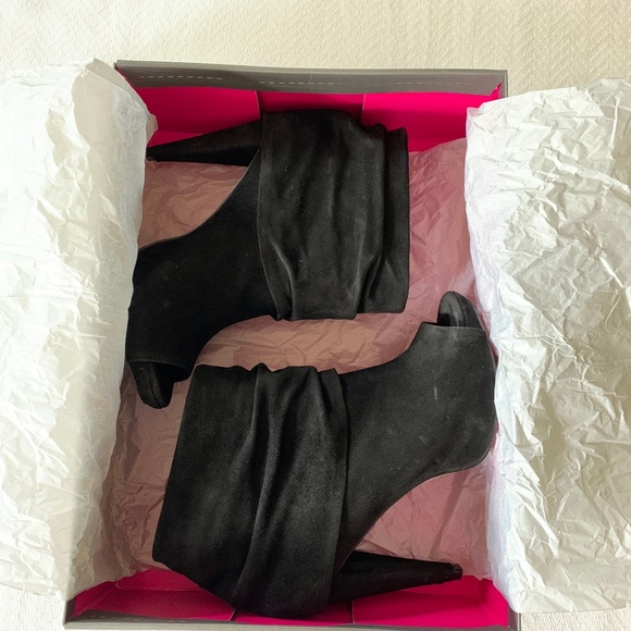 Vince Camuto Open Toe Bootie, Size 6.5, Black - Picture 13 of 13